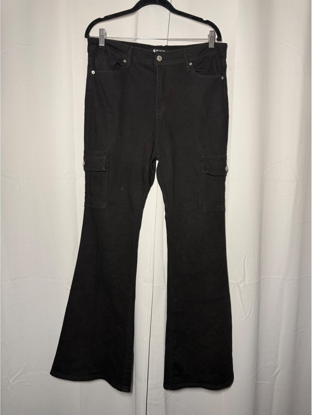 S.O.N.G. Women's Black Flared Cargo Pants Size 15/32